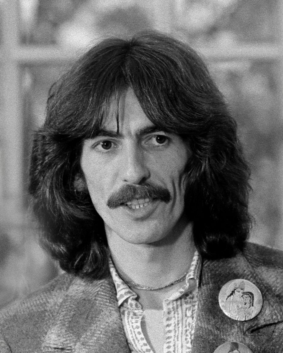 schwarz-weiß Portraits des Musikers George Harrison