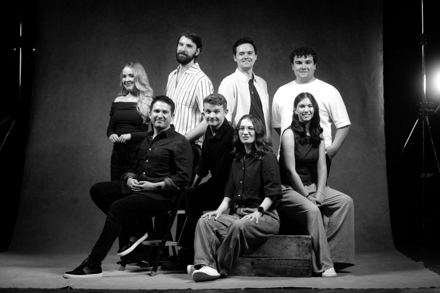 Schwarz-Weiß Foto des Vokalensembles Voces8